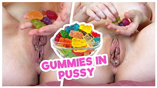 Housewife stuffs gummies in twat and butthole to serve special candies to guests