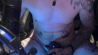 streamer gets cocked milked while watching porn