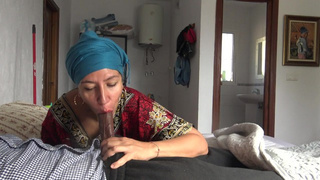 Kürt temizlikçi İstanbul'daki otelde siyahi turistle aldatıyor - TURK PORN TURBANLI AMATOR
