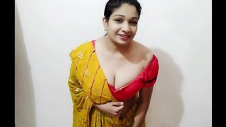 Bhabhi Caught Devar Masturbating turned kinky desi sex