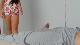 Stepsister gives me a massage until she makes me come, home-made porn movie