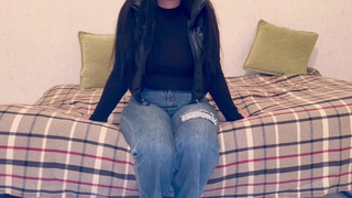 Monstrous booty student lady who came to a casting to become a model gets nailed in the studio