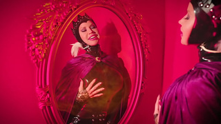 Hazel Moore as Snow White Climax and Squirts on The Evil Queen Bianca Beauchamp - Snow White Porn Cosplay Parody