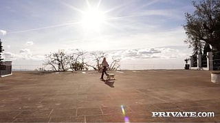 Swingers Resort, Backstage