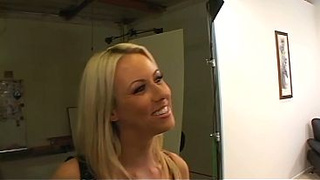 Carolyn Reese is a meat liking MILF in Heat