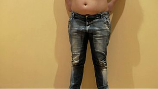 A brunette pees in her jeans. Amateurs bizarre compilations. A lot of urine.