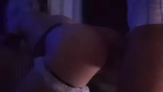 حويت بنت جارتي السخونة لسقاتني باش نحويها - Enormous Bum Arab Moroccan