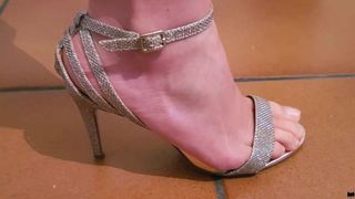 HHT - A Miss bride gave me her heels #01