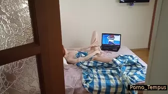 Подглядываю за младшей сестрой своей девушки и изменяю - porno_tempus
