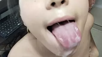 I GET A LOVELY ORAL SEX FROM MY STEPSISTER UNTIL I JIZZ ON HER